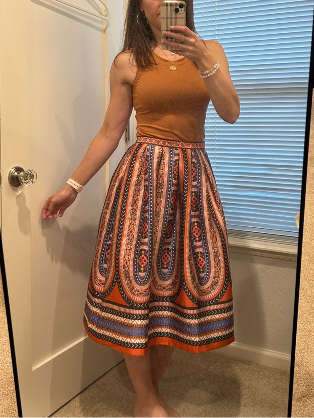 Patterned Midi Skirt, 2 Pockets, zip closure, Size Small, pleats